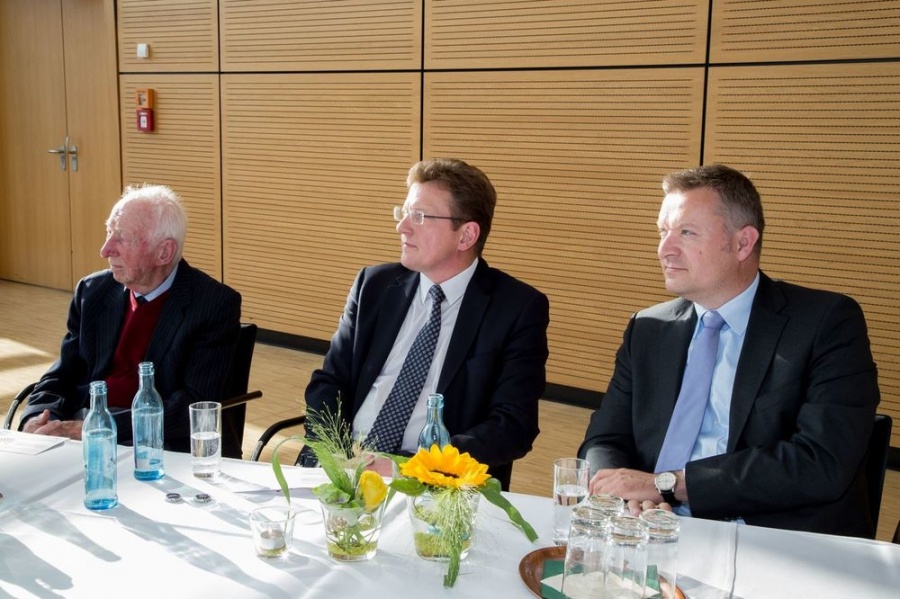 Feierstunde Deutscher Mittelstandspreises 2014 an CompWare Medical im Kreistag Groß-Gerau (28. Mai 2015).